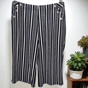Cato Wide Leg Cropped Pants Womens 26-28W Black White Striped Stretch Pockets